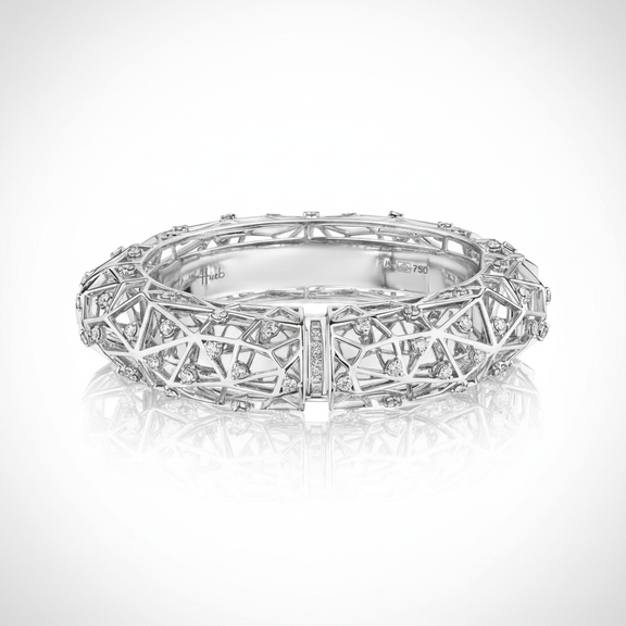 Estelar Giro White Bangle